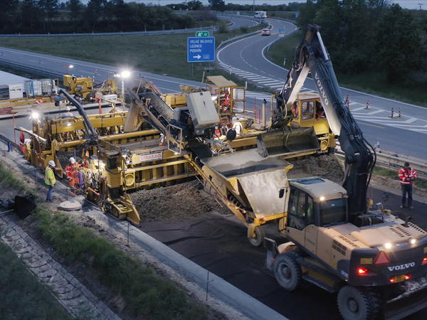 Cementobetonový kryt pro modernizaci dálnice D2 v úseku Podivín–Velké Pavlovice